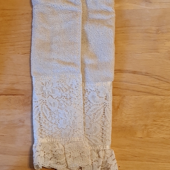 Vintage Elegant Lace Trim Guest Bath Hand Towel - Cream NWOT 4 Towels - Picture 2 of 5